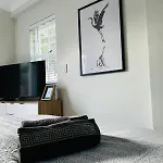 Charming Flatlet Near The Amazing Sunset Beach
